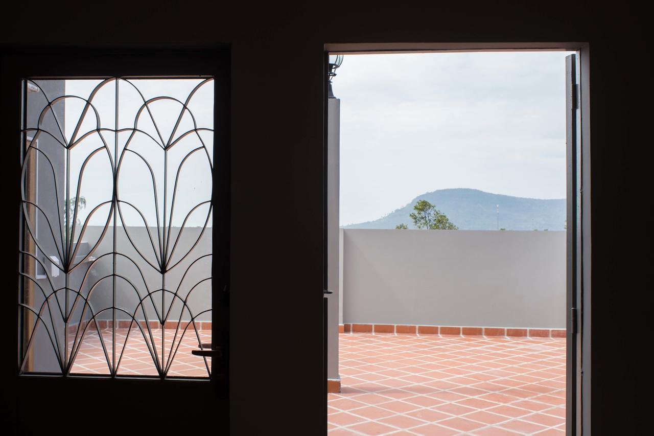 Twin Home Guesthouse Kampot Exterior photo